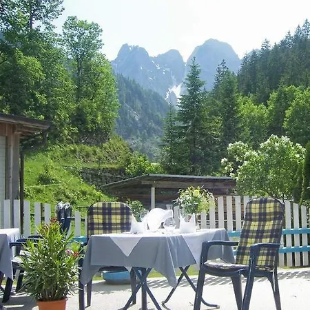 Jugendgästehaus Gosauschmied 2*